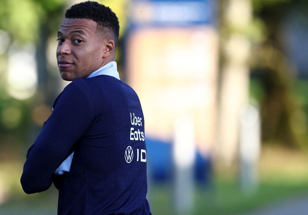 朱总艾伦同,赴烧烤会,球迷点赞,007球探体育首页,即时比分,比分直播,足球比分直播,007球探官网